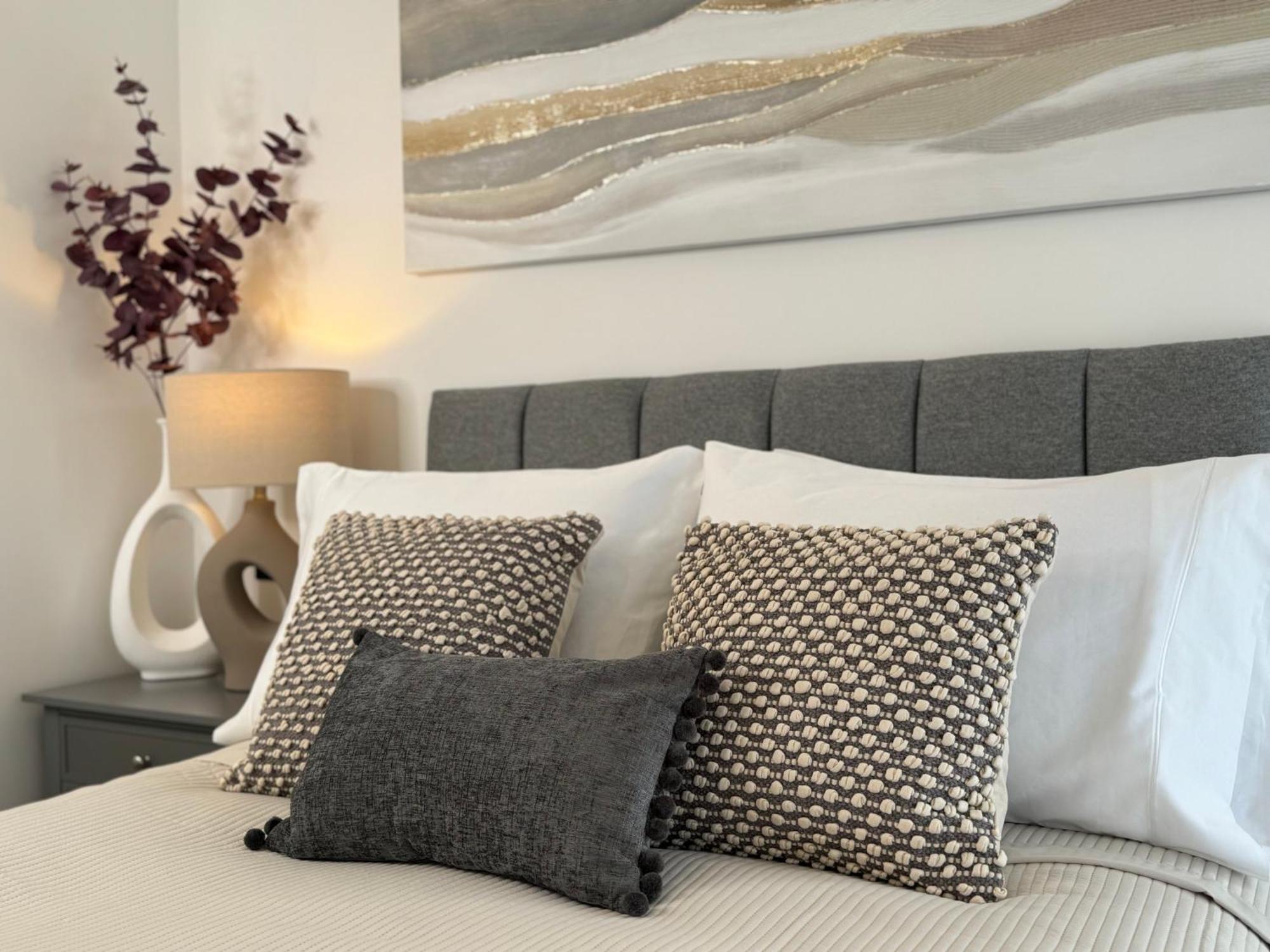 Modern One-Bedroom Apartment 스윈던 외부 사진