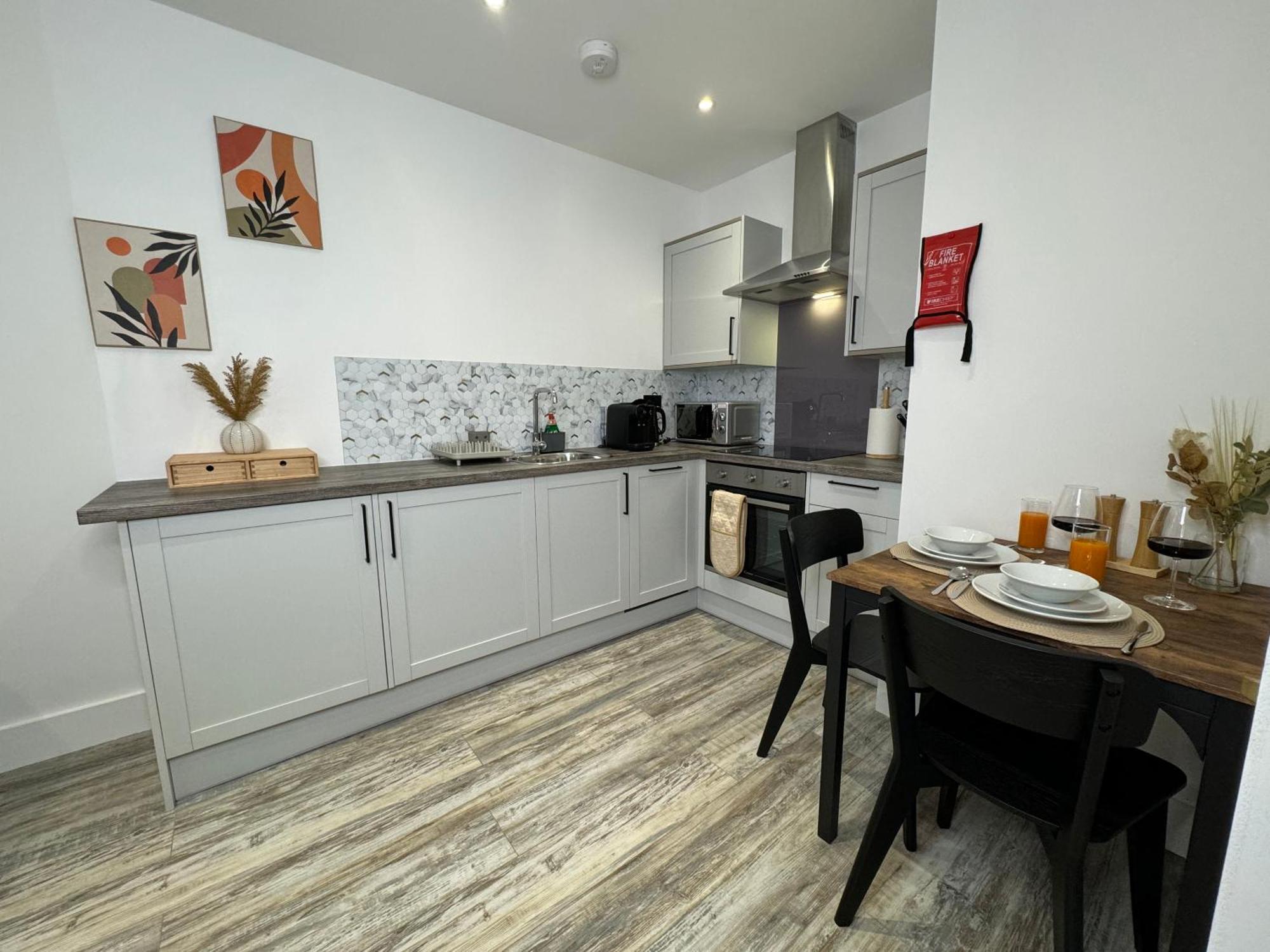 Modern One-Bedroom Apartment 스윈던 외부 사진